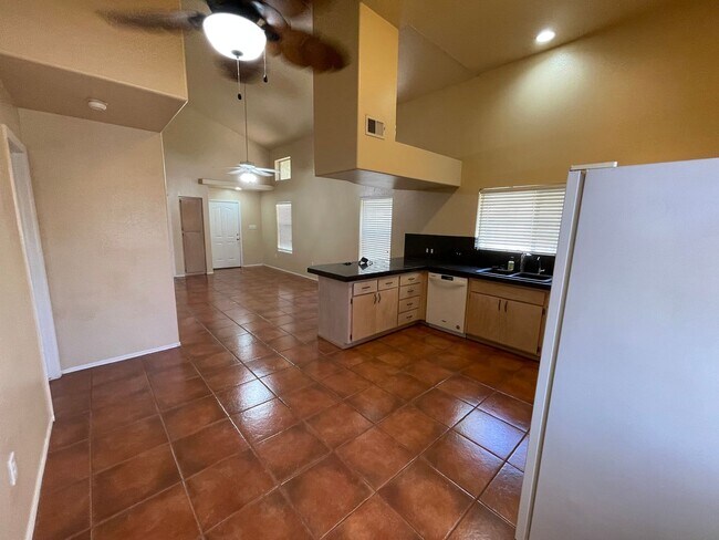 Foto del edificio - 3 Bedroom Rancho Del Oro Condo available