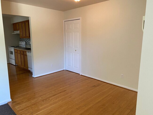 Foto del edificio - 2 Bedroom Condo in Clinton Township