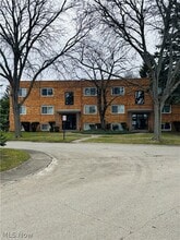 Building Photo - 21045 Southbend Cir