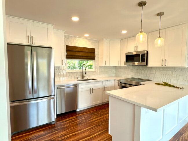 Cocina - 241 Hualani St