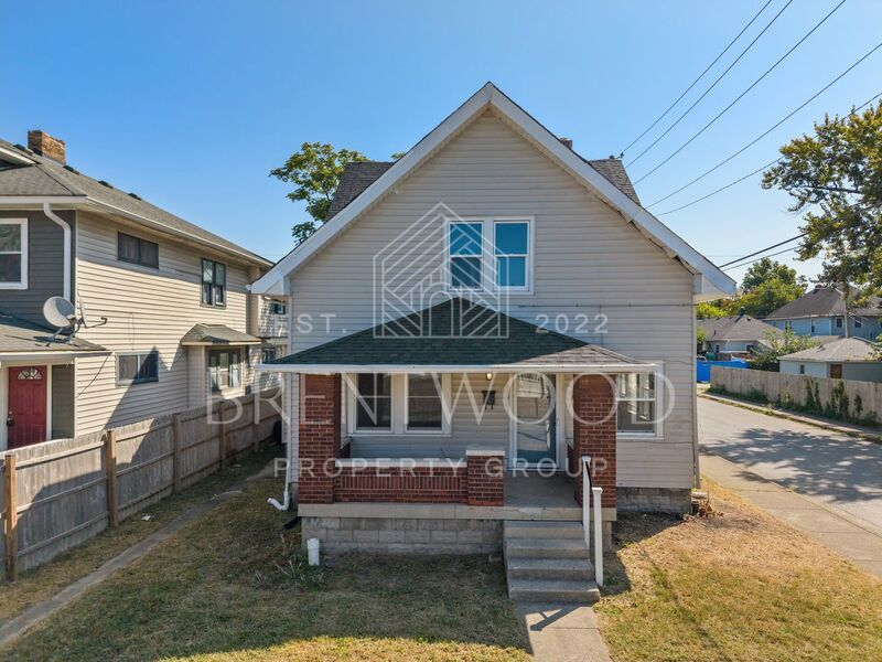 Primary Photo - 601 N Oxford St