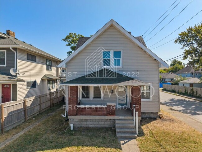 Photo - 601 N Oxford St House