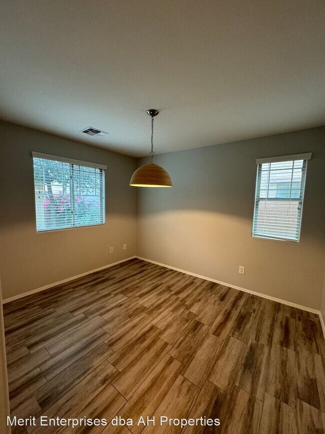 Foto del edificio - 3 br, 2.5 bath House - 2491 E BOSTON ST