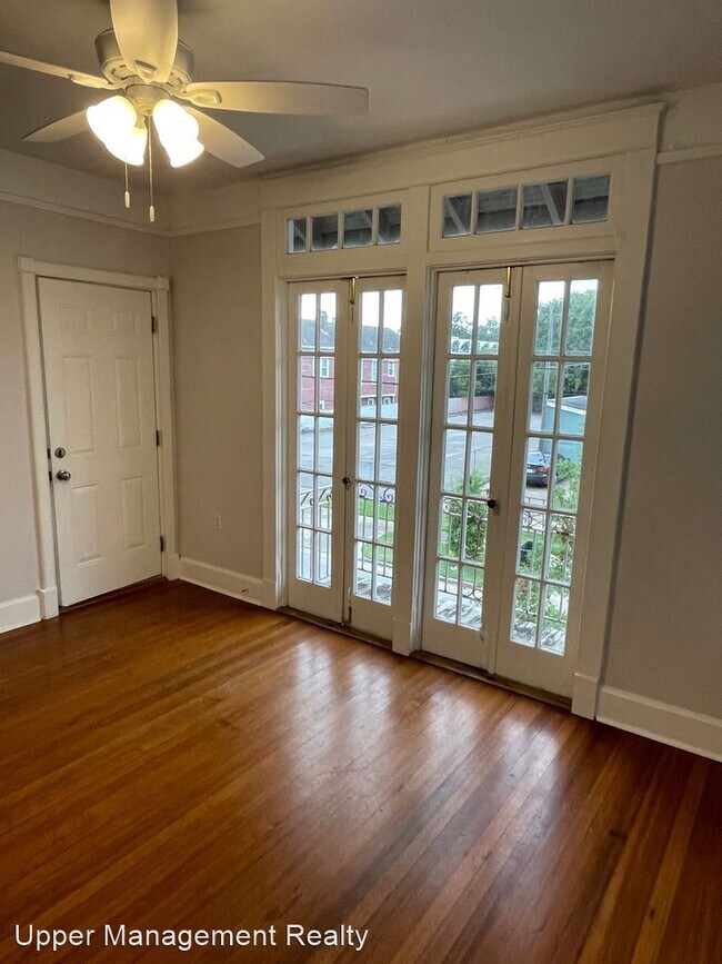 Building Photo - 1 br, 1 bath Apartment - 4639 - 41 South C...