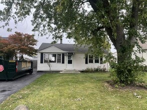 Building Photo - 7621 Odell Ave