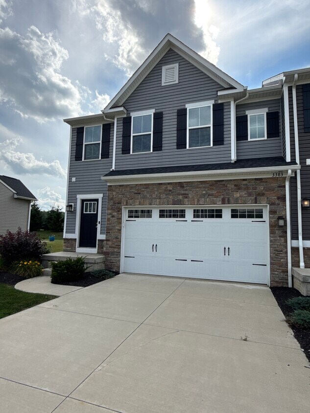 Foto principal - 3383 Jackson Park Dr NW