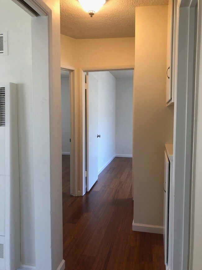 Building Photo - 90 N Dunning St