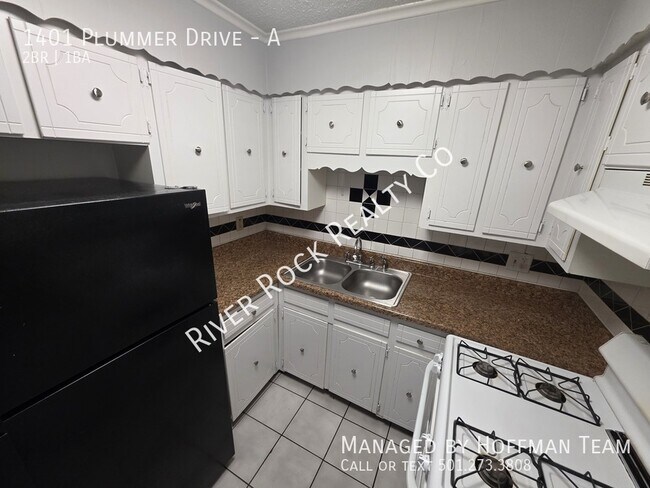 Foto del edificio - 1401 Plummer St