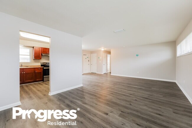 Building Photo - 502 Leeland Heights Blvd E