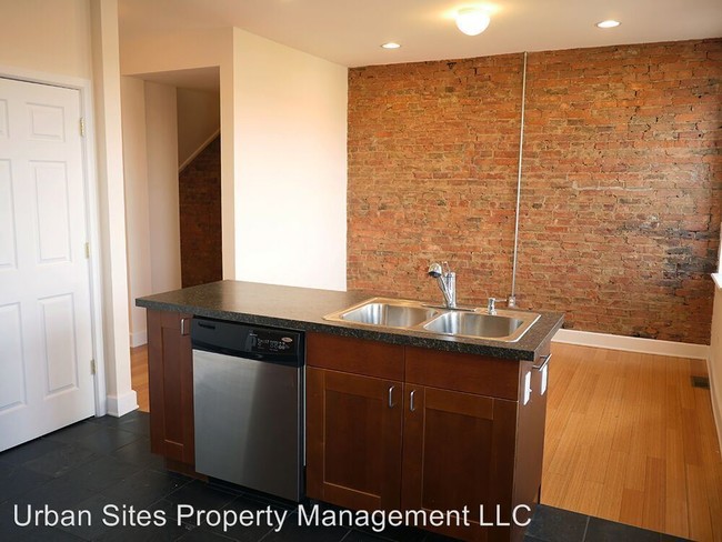 Building Photo - 109 Mulberry St
