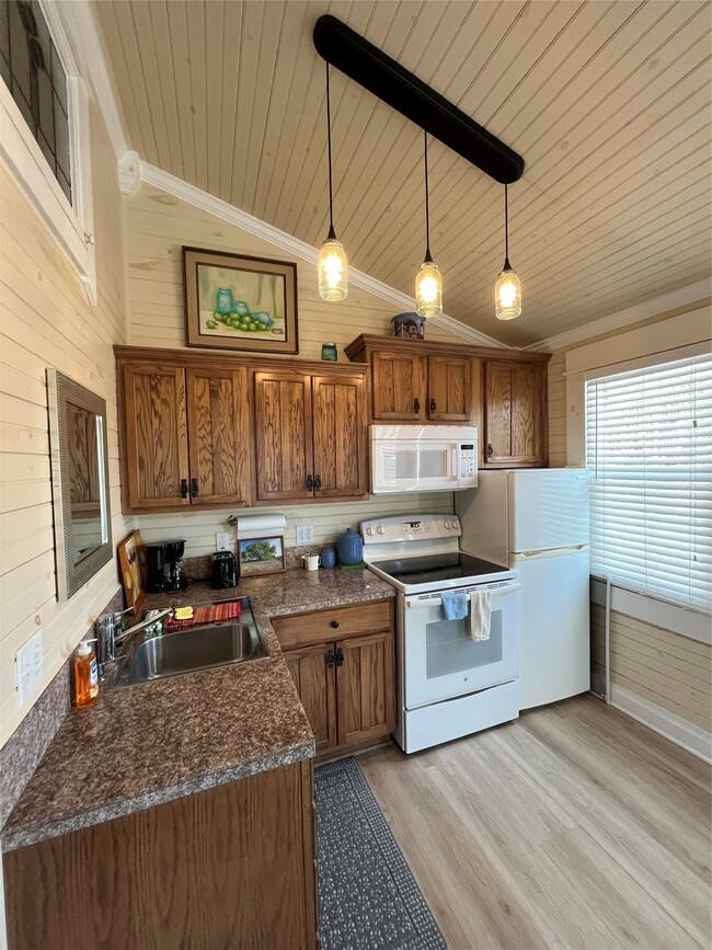 Building Photo - 1820 Avenue O 1/2