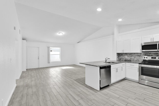 Photo - 13974 Folkestone Cir Townhome