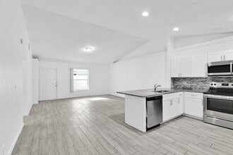 Building Photo - 13974 Folkestone Cir
