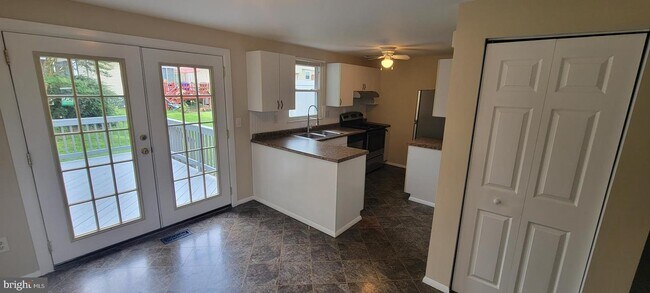 Building Photo - 132 Drexel Dr