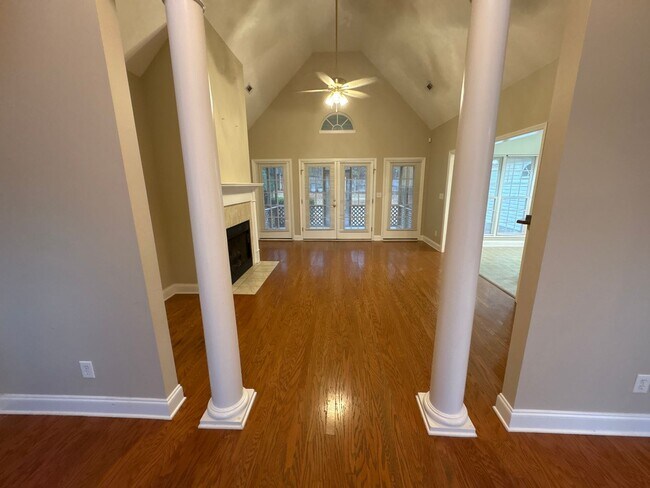 Foto del edificio - 1168 Lake Greenwood Dr