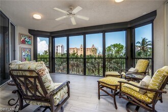 Building Photo - 8787 Bay Colony Dr