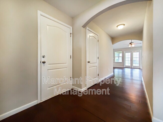 Building Photo - 138 Autumn Hill Rd