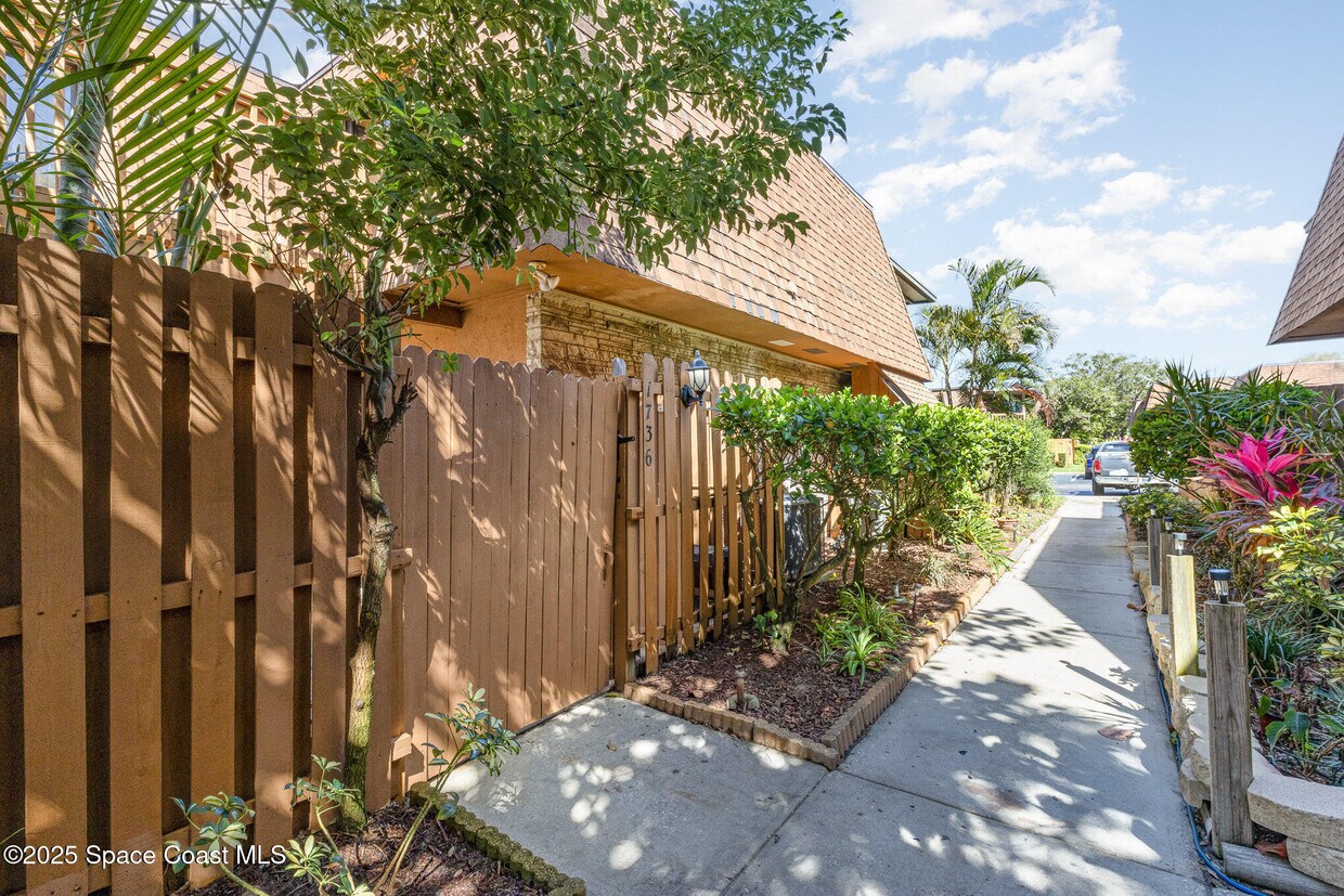 Foto principal - 1736 S Park Ave