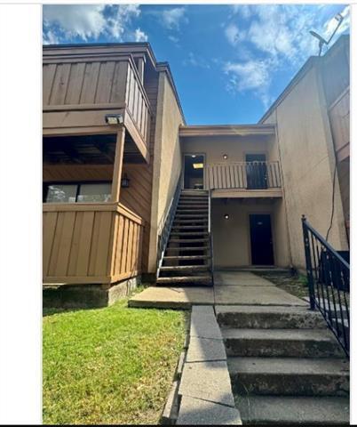 Foto principal - 8110 Skillman St