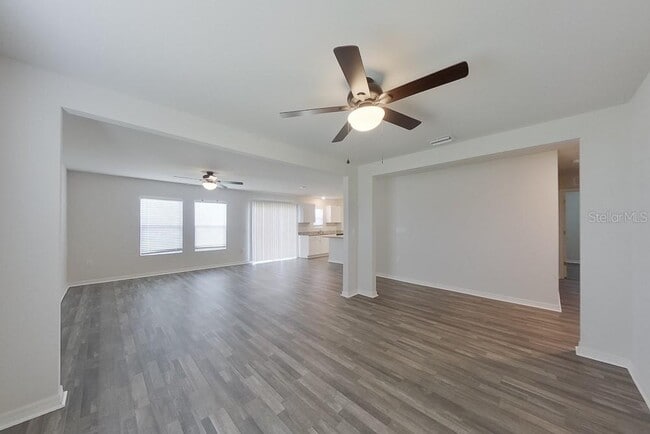 Foto del edificio - 1835 Nelson Rd N