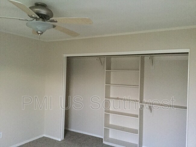 Foto del edificio - 1681 Shamrock Rd