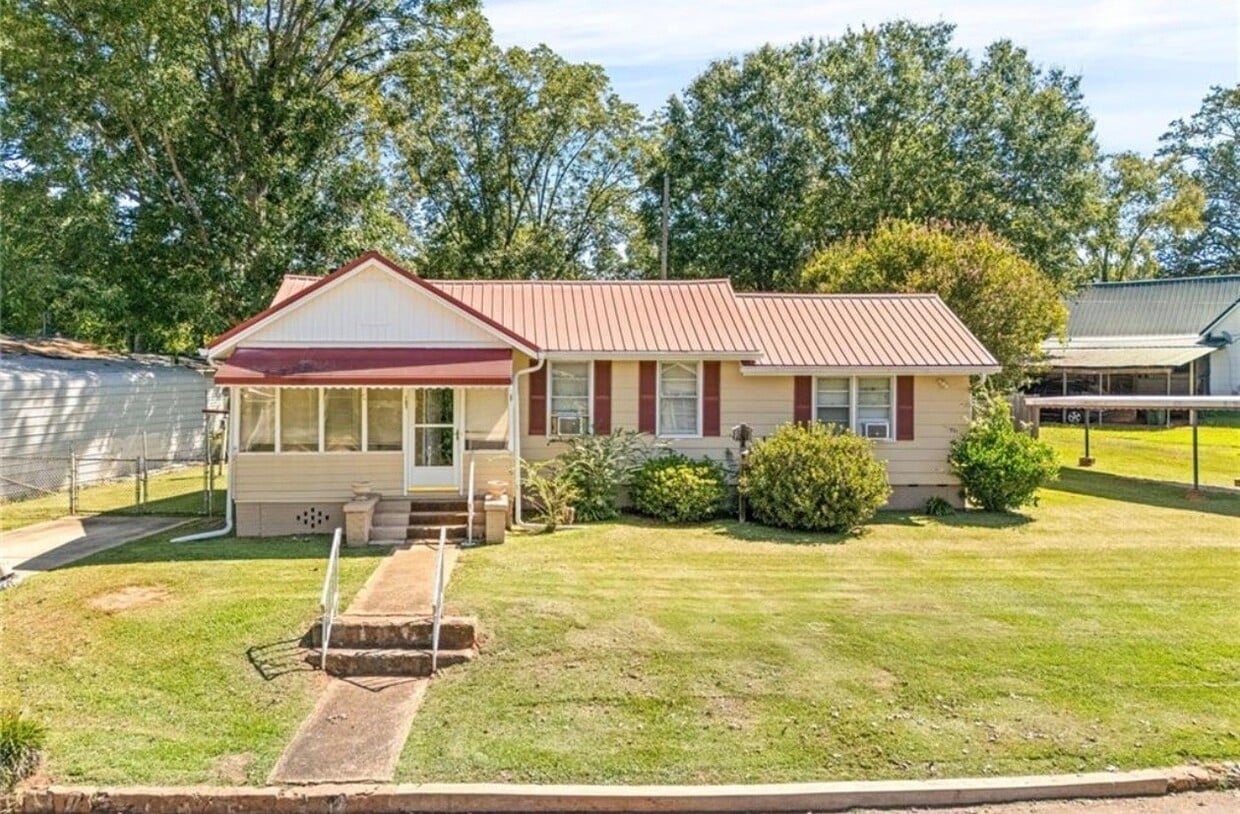 Photo - 107 Maple St (Valley, AL)