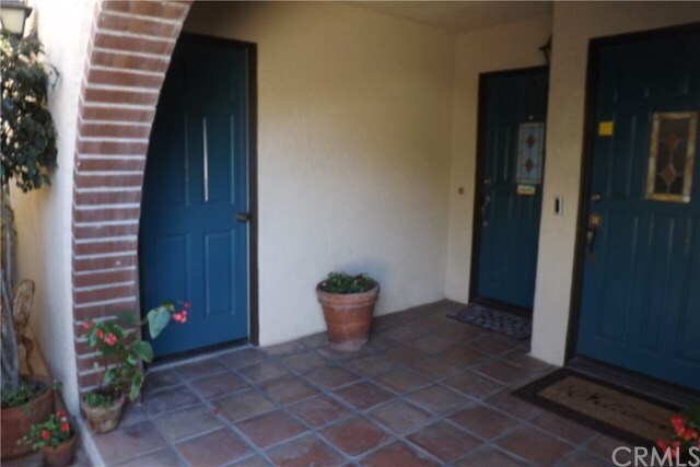 Building Photo - 25062 Alicia Dr