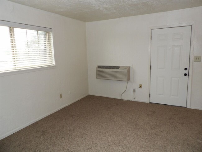 Foto del edificio - 6405 NW Oak Ave