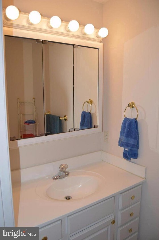 Primary Photo - 3617 Edgemont St