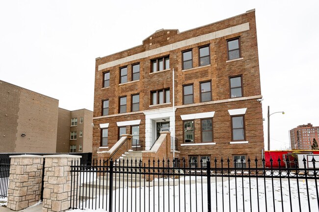 Building Photo - 624 Charlotte St