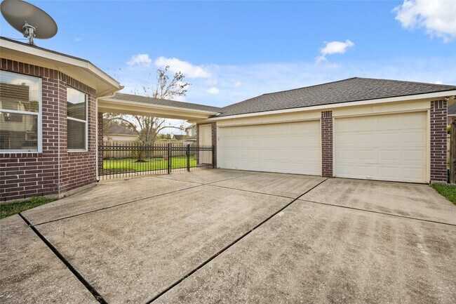 Foto del edificio - 308 Meadow Trail Ct