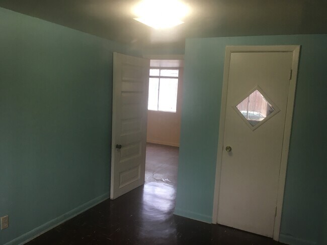 Foto del edificio - 151 W 4th Ave