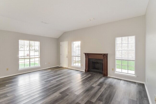 Foto del edificio - 6001 Neill Dr