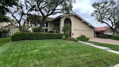 Building Photo - 10692 Albany Cir