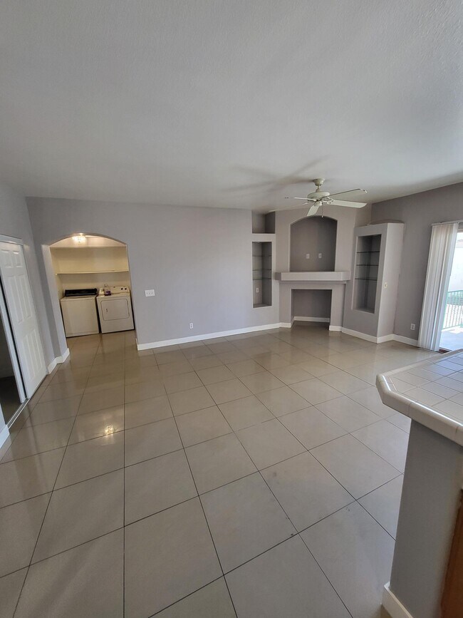 Foto del edificio - 6201 E Lake Mead Blvd