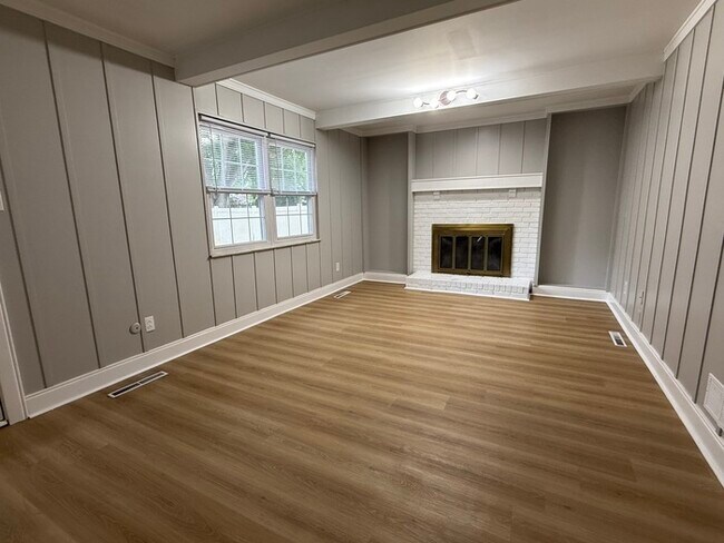 Foto del edificio - Beautiful 4 beds 2.5 baths in Columbus!