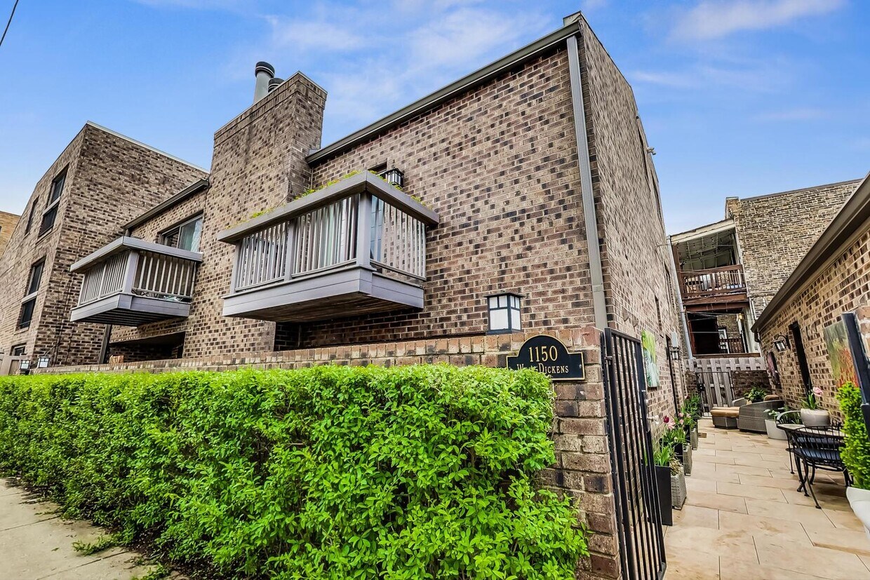 Foto principal - 1150 W Dickens Ave