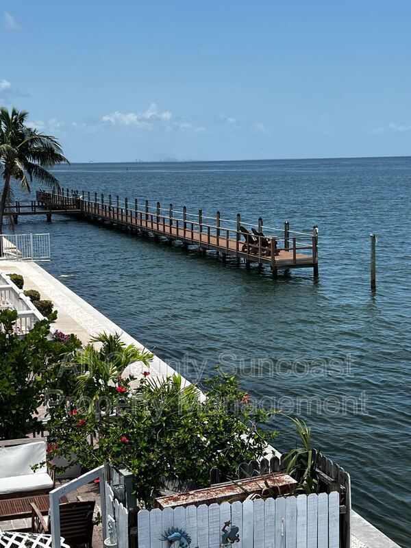 Building Photo - 5066 Coquina Key Dr SE