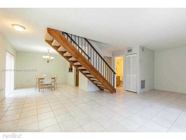 Building Photo - 2 br, 2 bath Townhome - 11561 SW 64th St A...