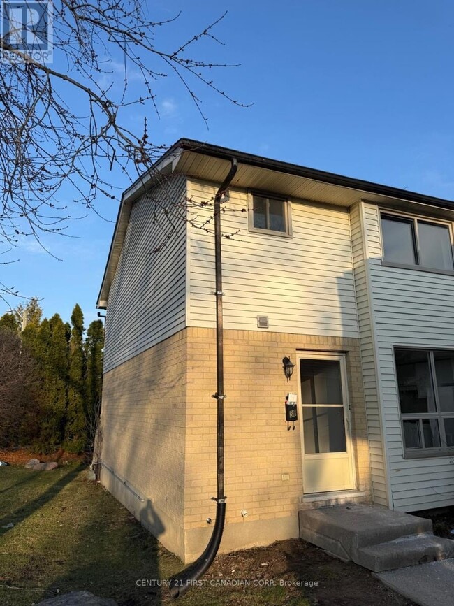 Building Photo - 135 Belmont Dr