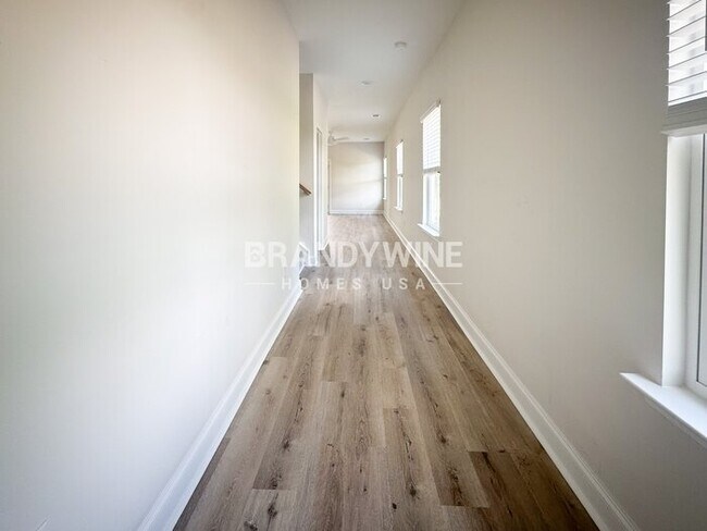 Foto del edificio - 1020 Wildflower Dr