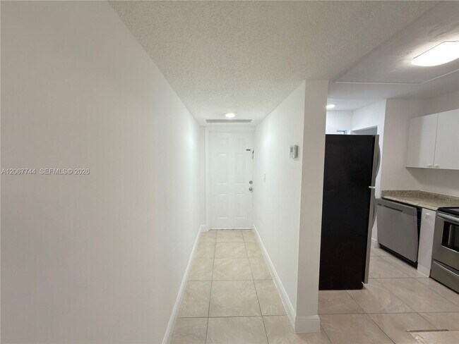 Building Photo - 7801 S Colony Cir