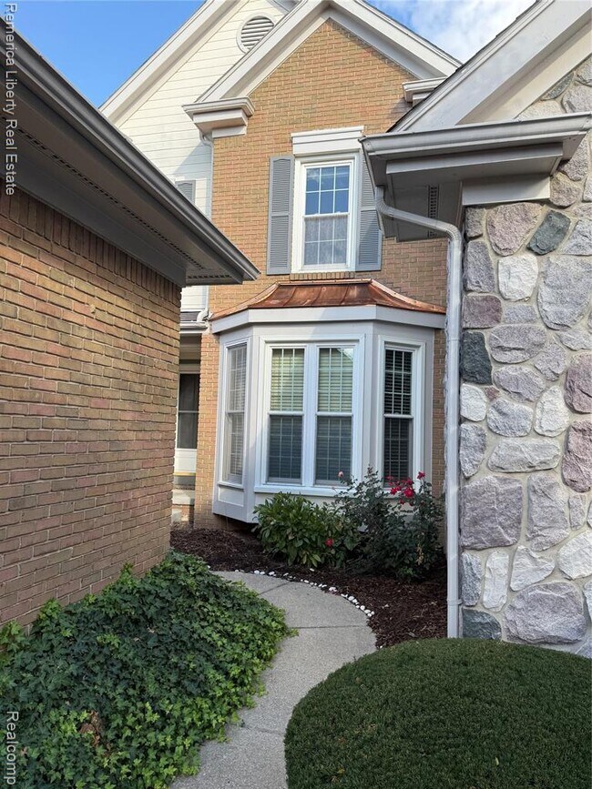 Foto del edificio - 39484 Village Run Dr