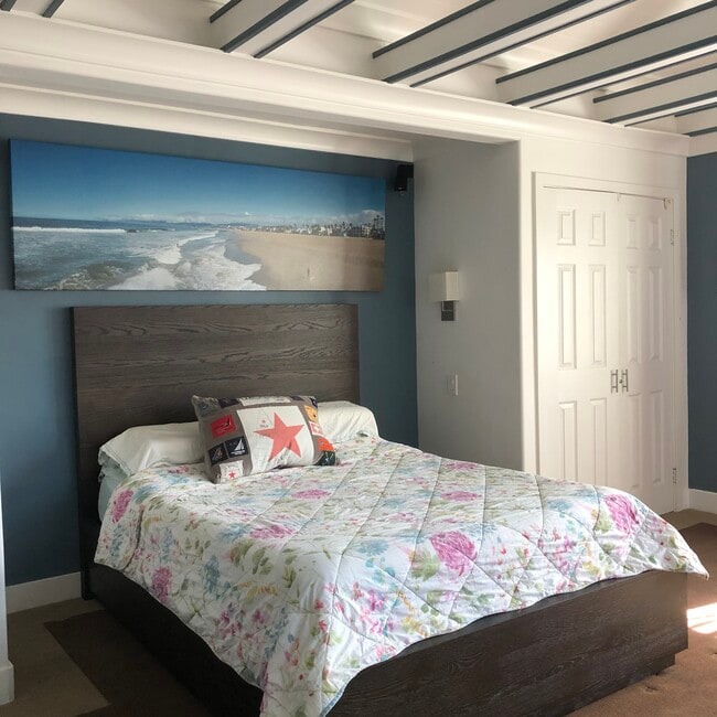 Second Floor Master Bedroom - 668 Marr St