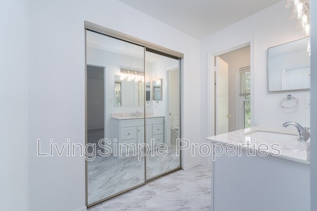 Foto del edificio - 619 Ivy League Ln