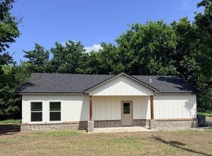 Building Photo - 8761 S 4180 Rd