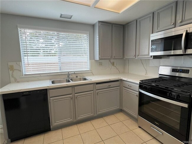 Foto del edificio - 44017 Kirkland Ave