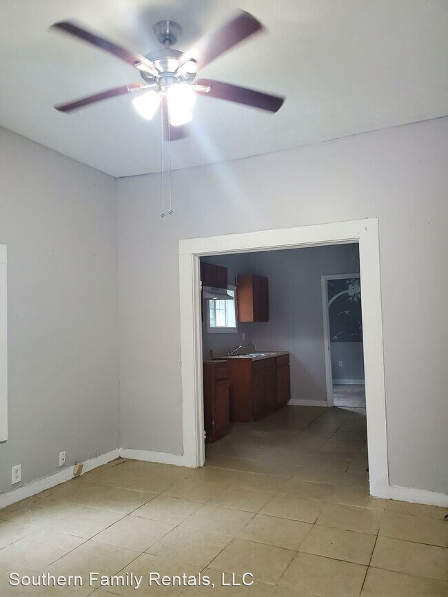 Building Photo - 3 br, 2 bath House - 545 West Ave