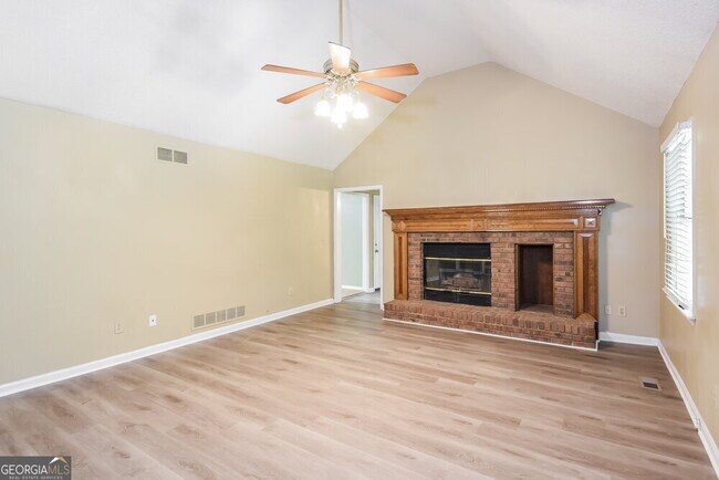 Building Photo - 2699 Barcelona Dr SW