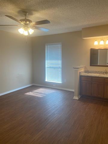 Building Photo - 1122 Brady Dr